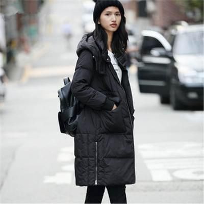 90绒黑色羽绒服