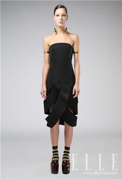 AGNONA SS15 TRE系列探秘：新绑带艺术
